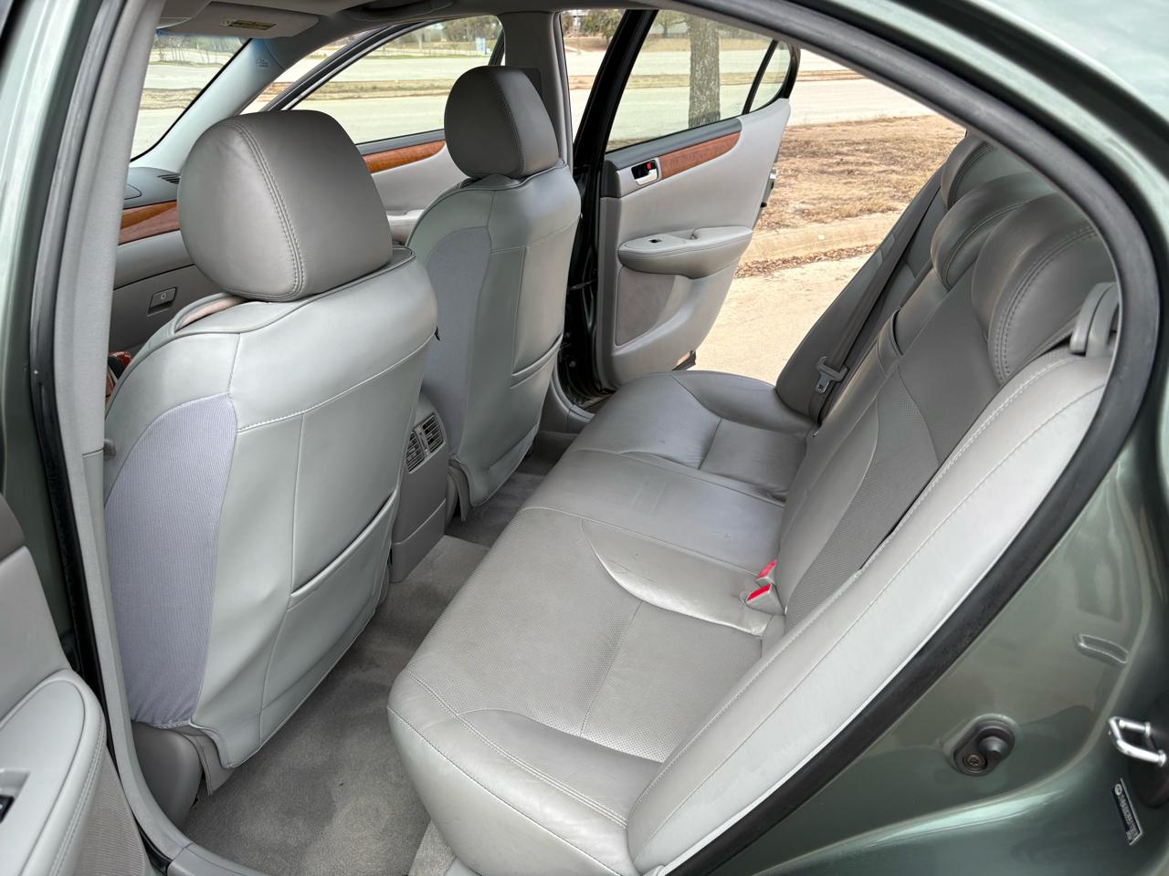 Lexus ES 330 4dr Sdn 2005