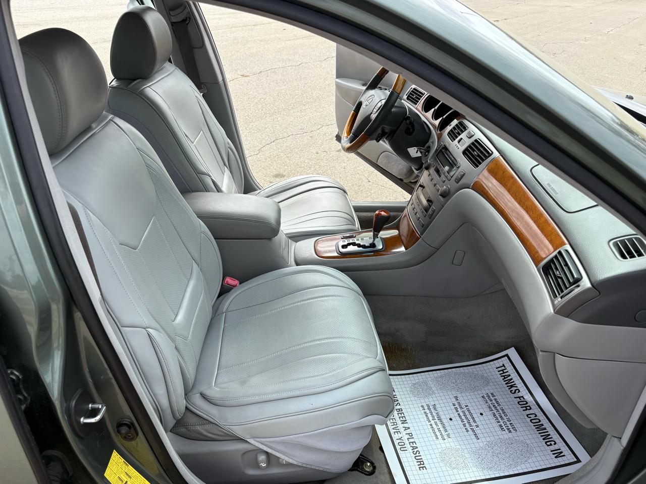 Lexus ES 330 4dr Sdn 2005