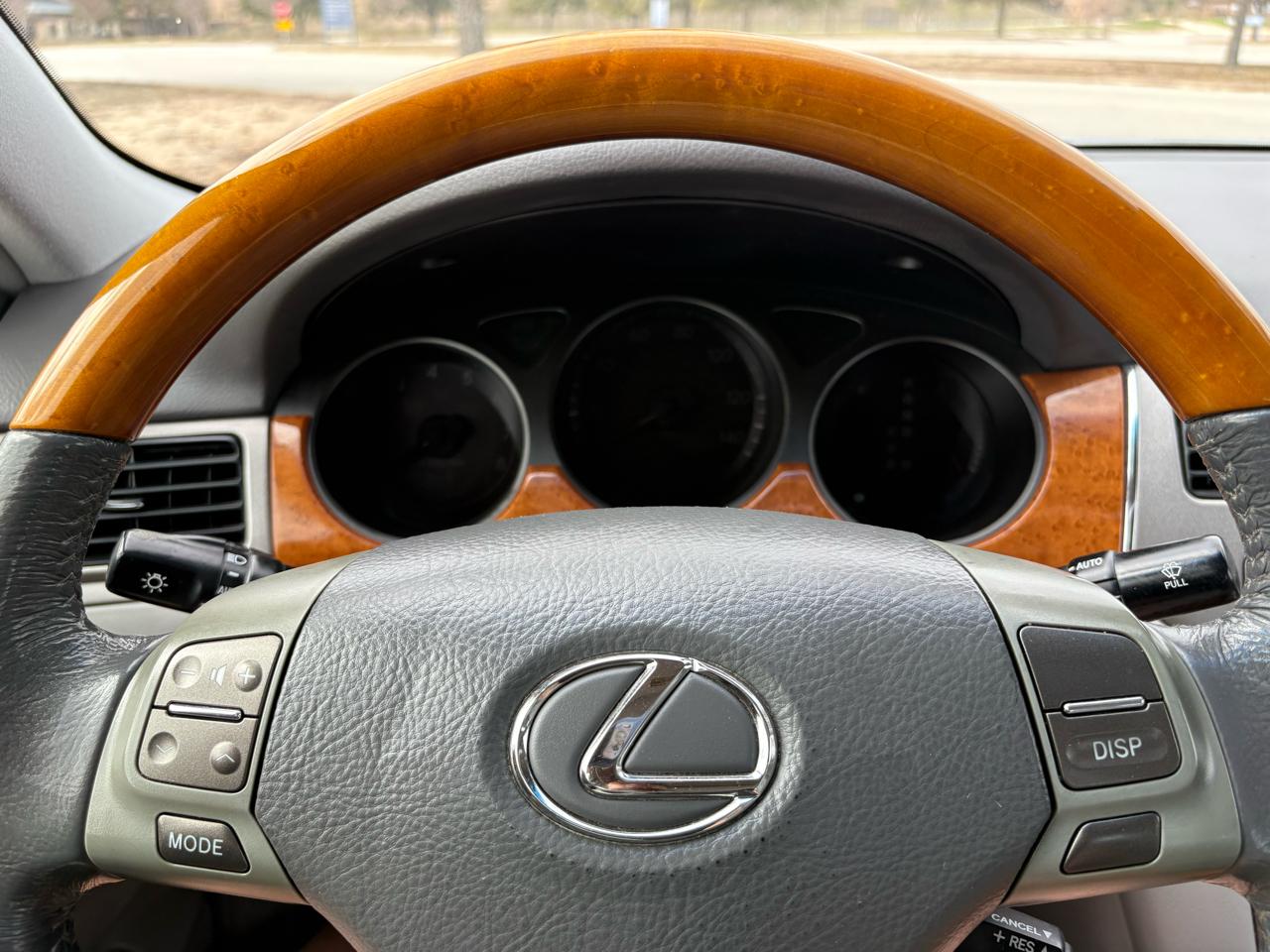 Lexus ES 330 4dr Sdn 2005