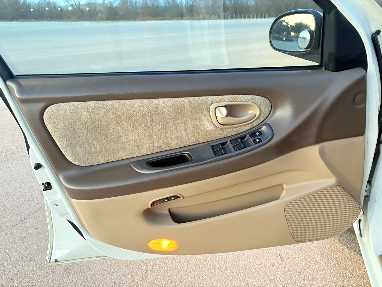 Nissan Maxima 4dr Sdn GXE Auto 2000