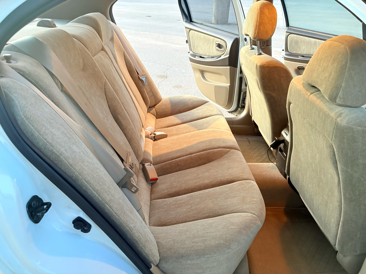 Nissan Maxima 4dr Sdn GXE Auto 2000