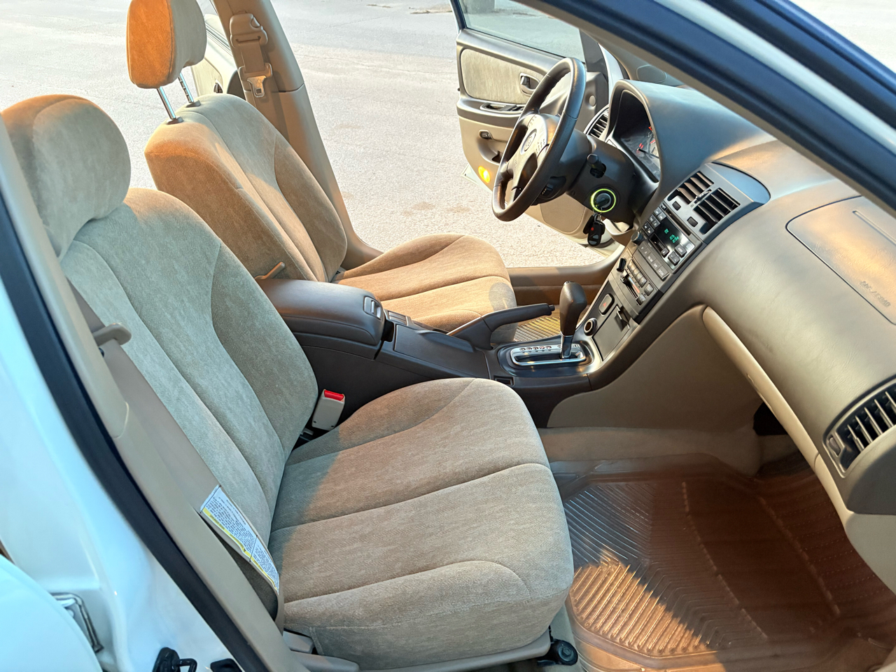 Nissan Maxima 4dr Sdn GXE Auto 2000