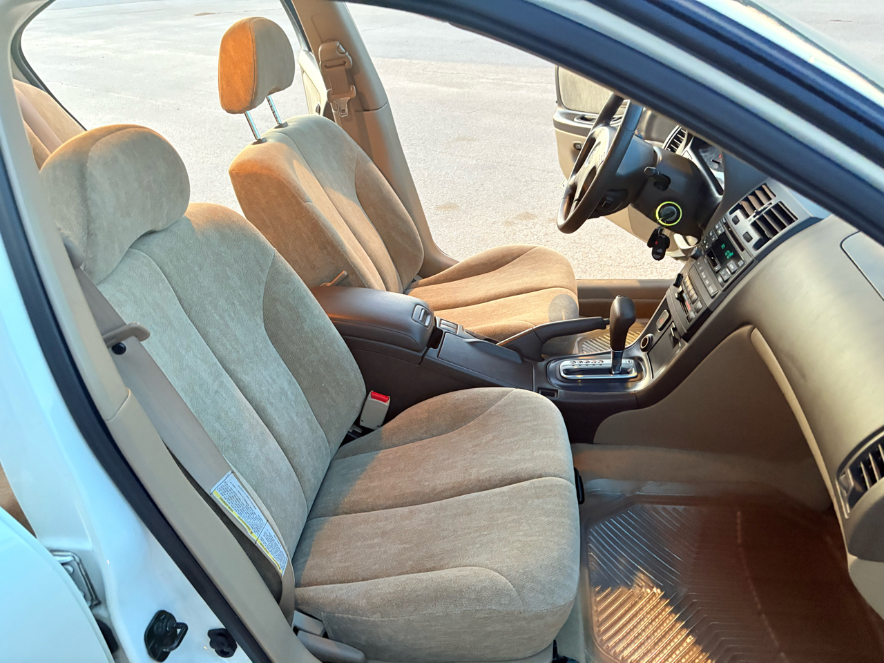 Nissan Maxima 4dr Sdn GXE Auto 2000