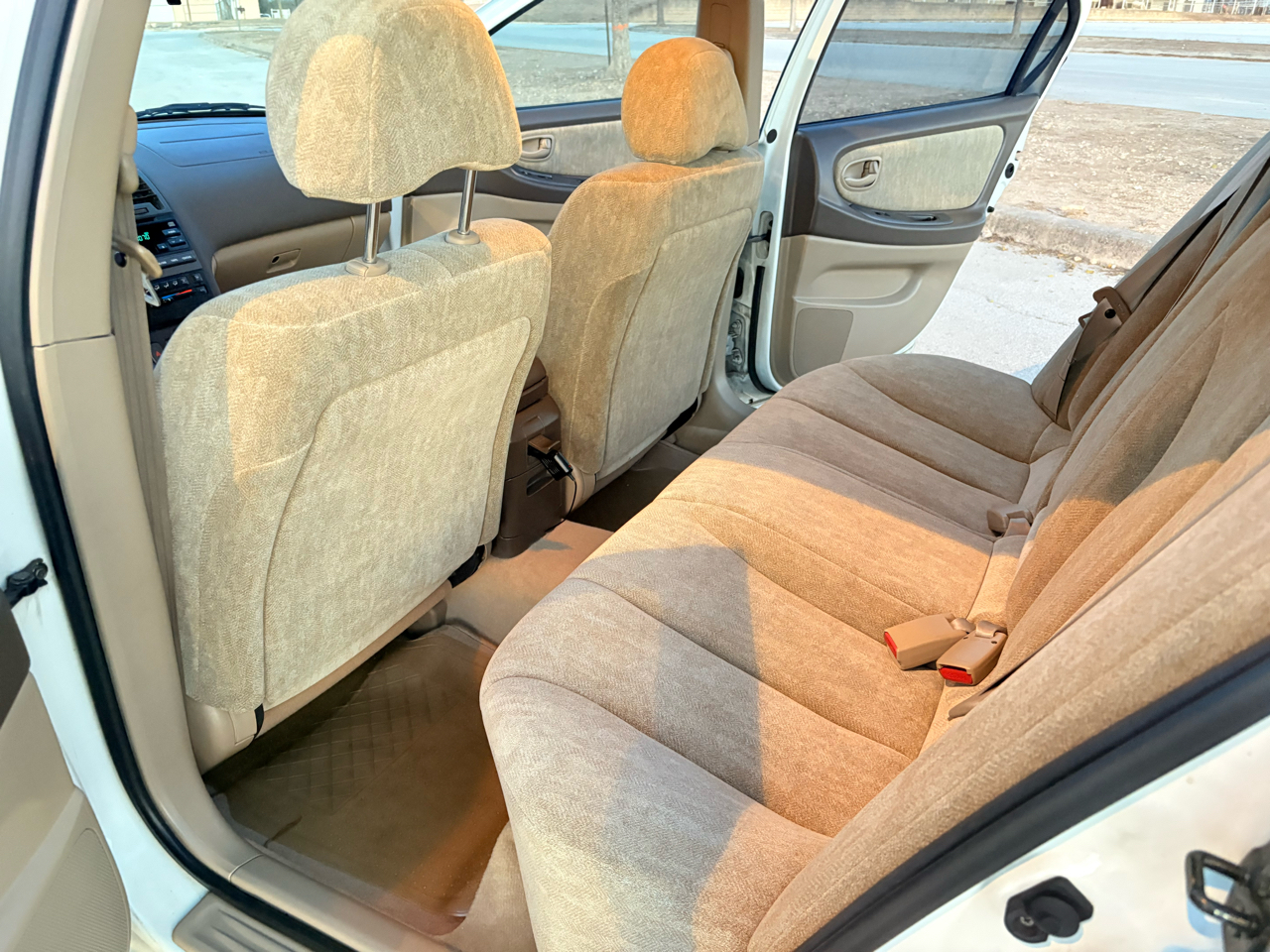 Nissan Maxima 4dr Sdn GXE Auto 2000