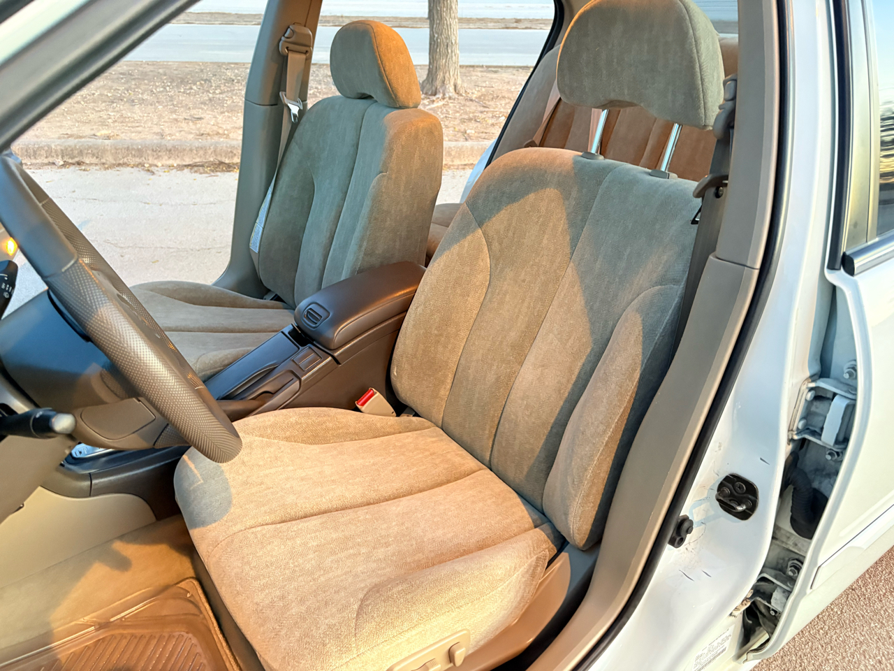 Nissan Maxima 4dr Sdn GXE Auto 2000