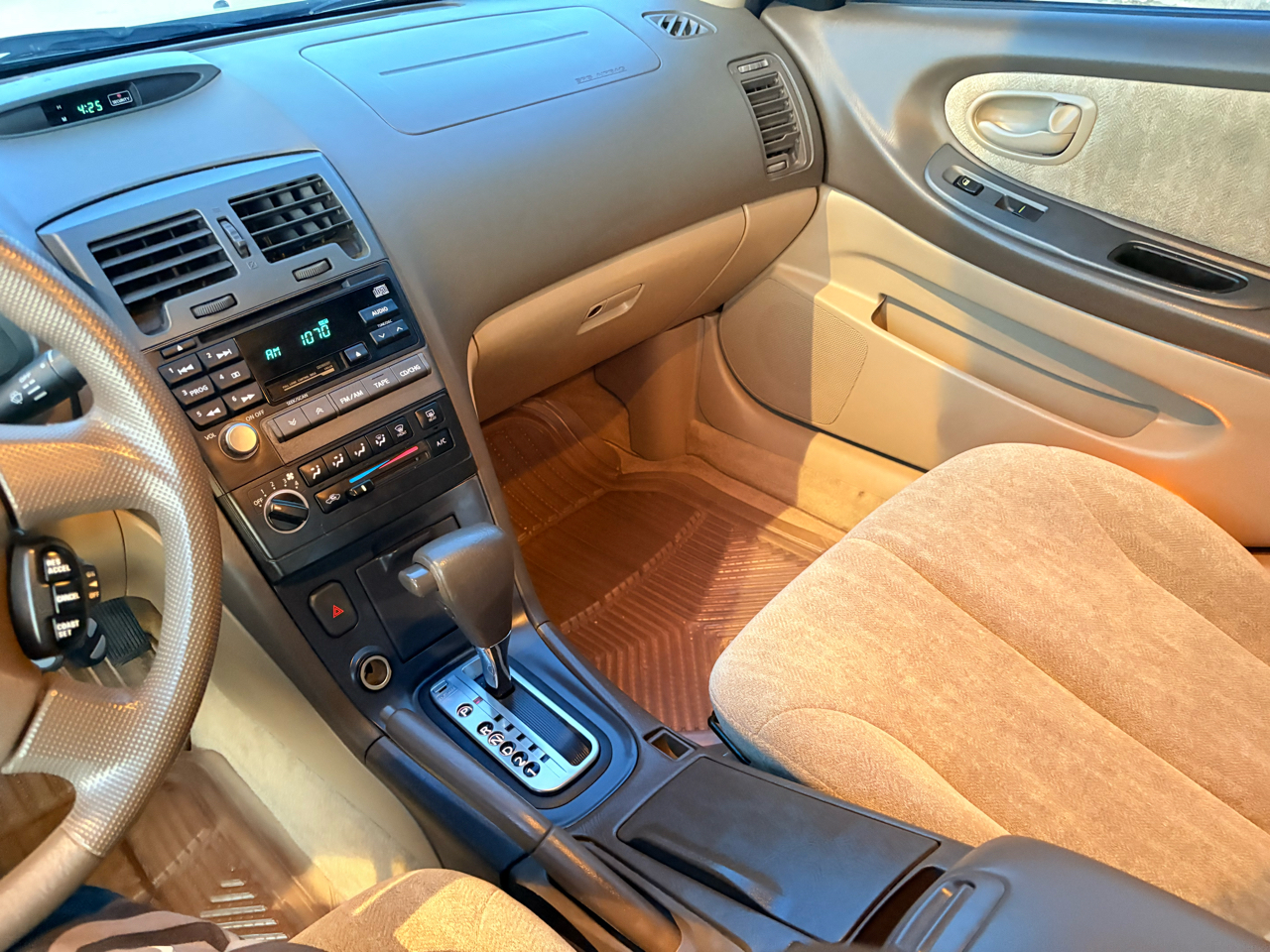 Nissan Maxima 4dr Sdn GXE Auto 2000