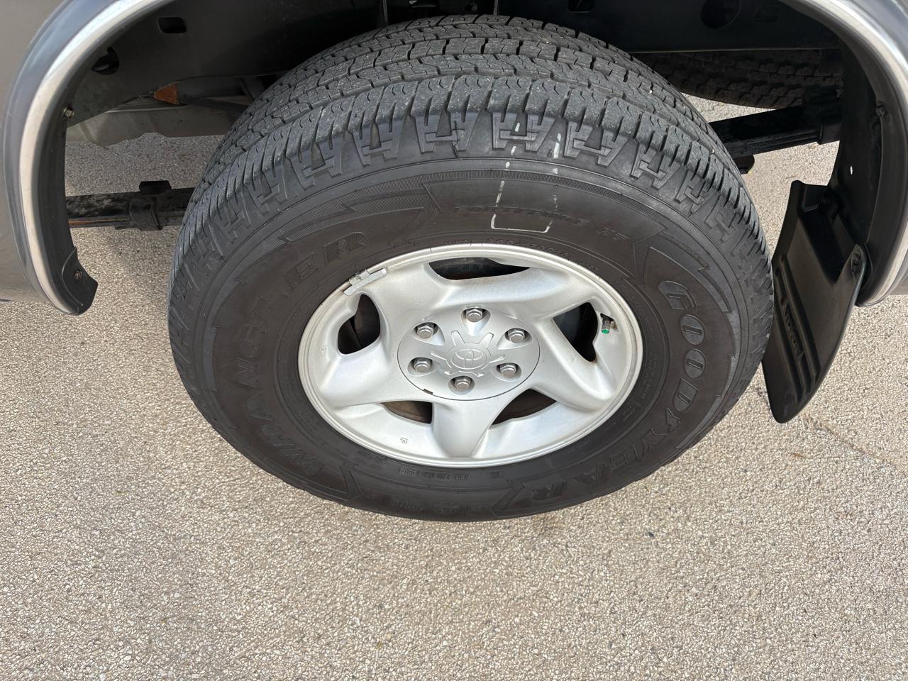 Toyota Tundra AccessCab V8 SR5 (Natl) 2004