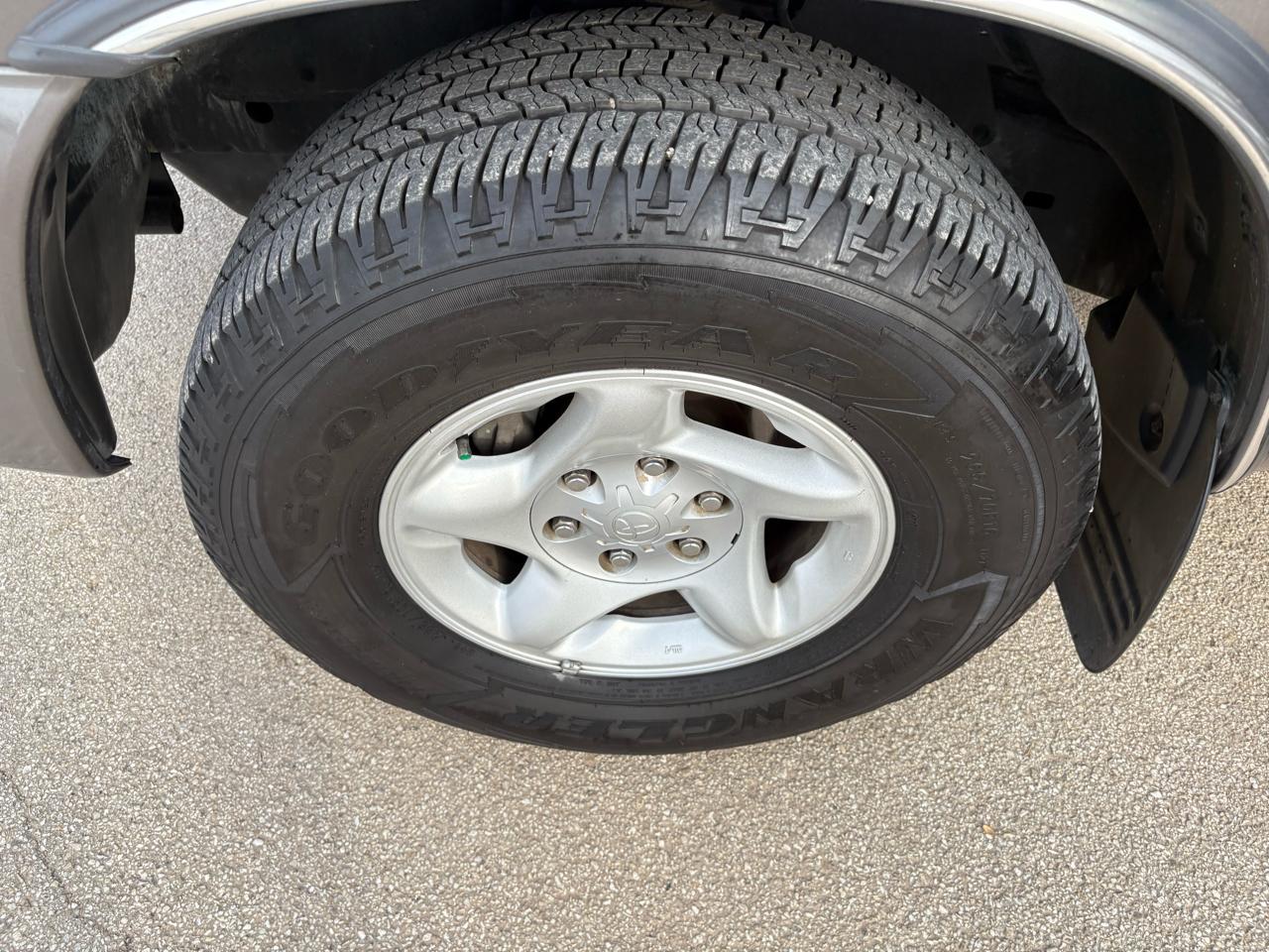 Toyota Tundra AccessCab V8 SR5 (Natl) 2004