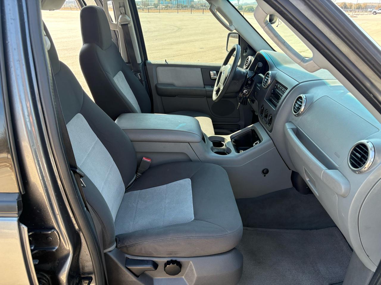 Ford Expedition  2004