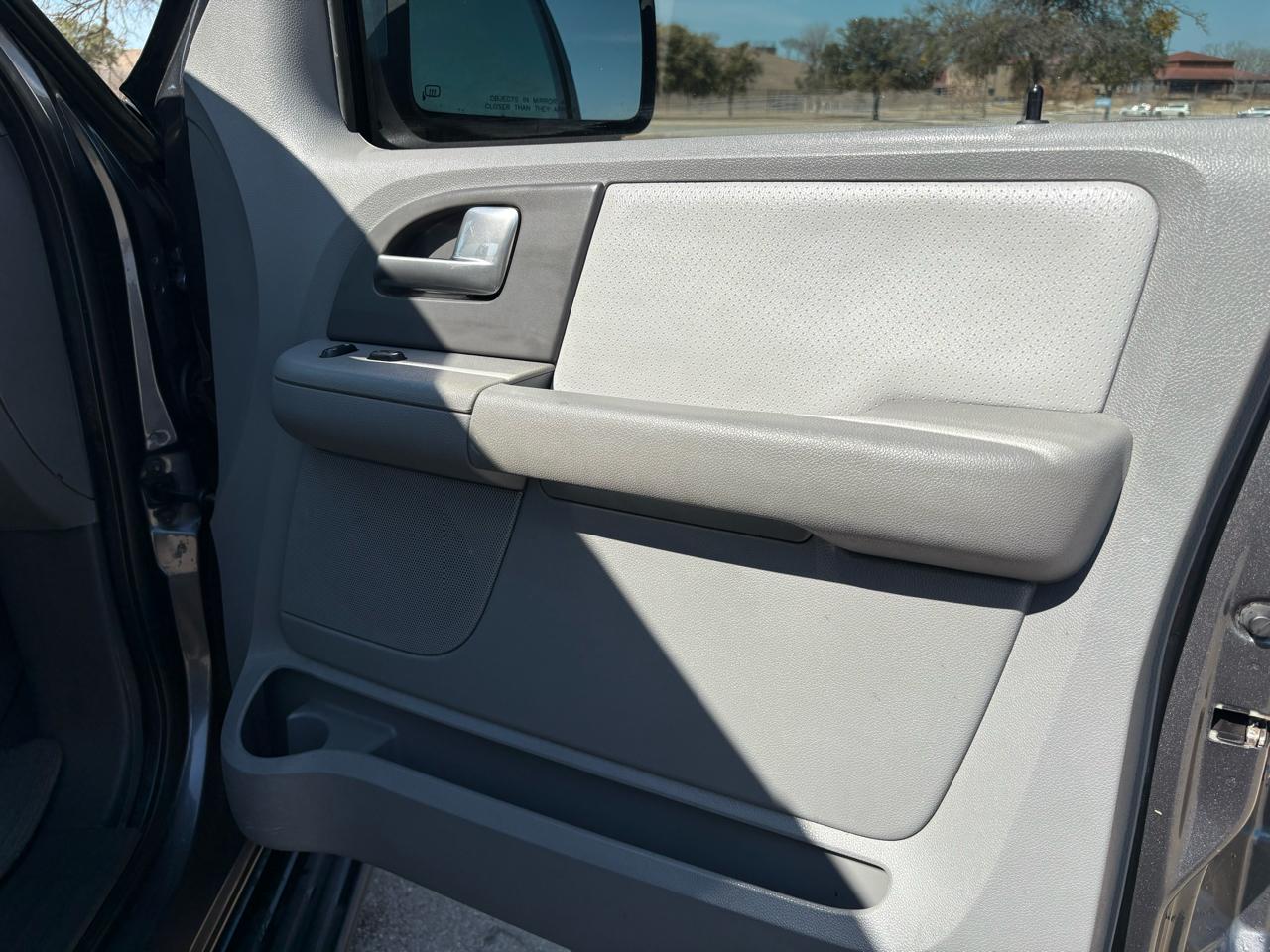 Ford Expedition  2004