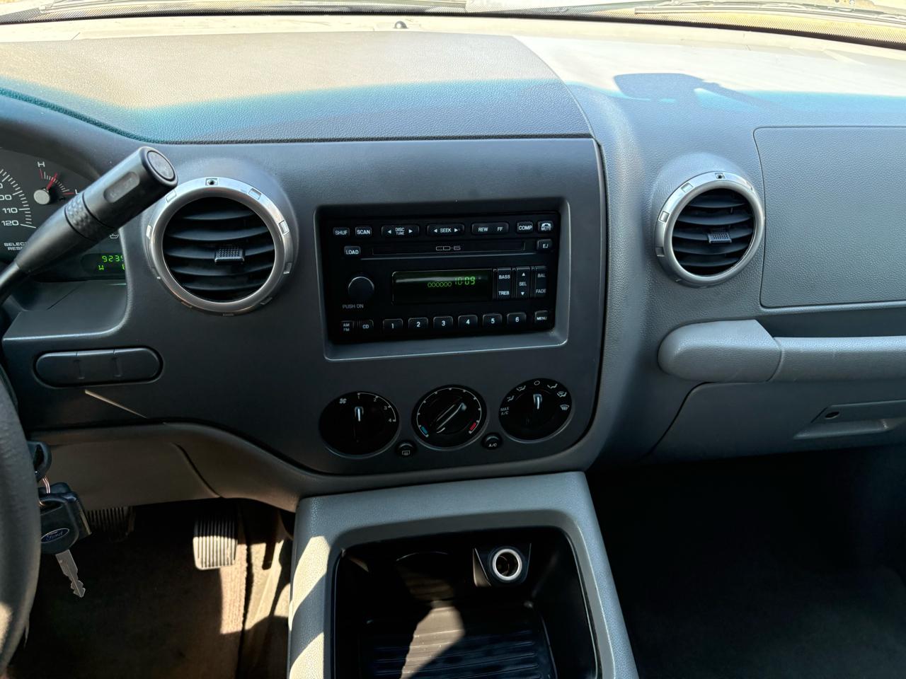 Ford Expedition  2004