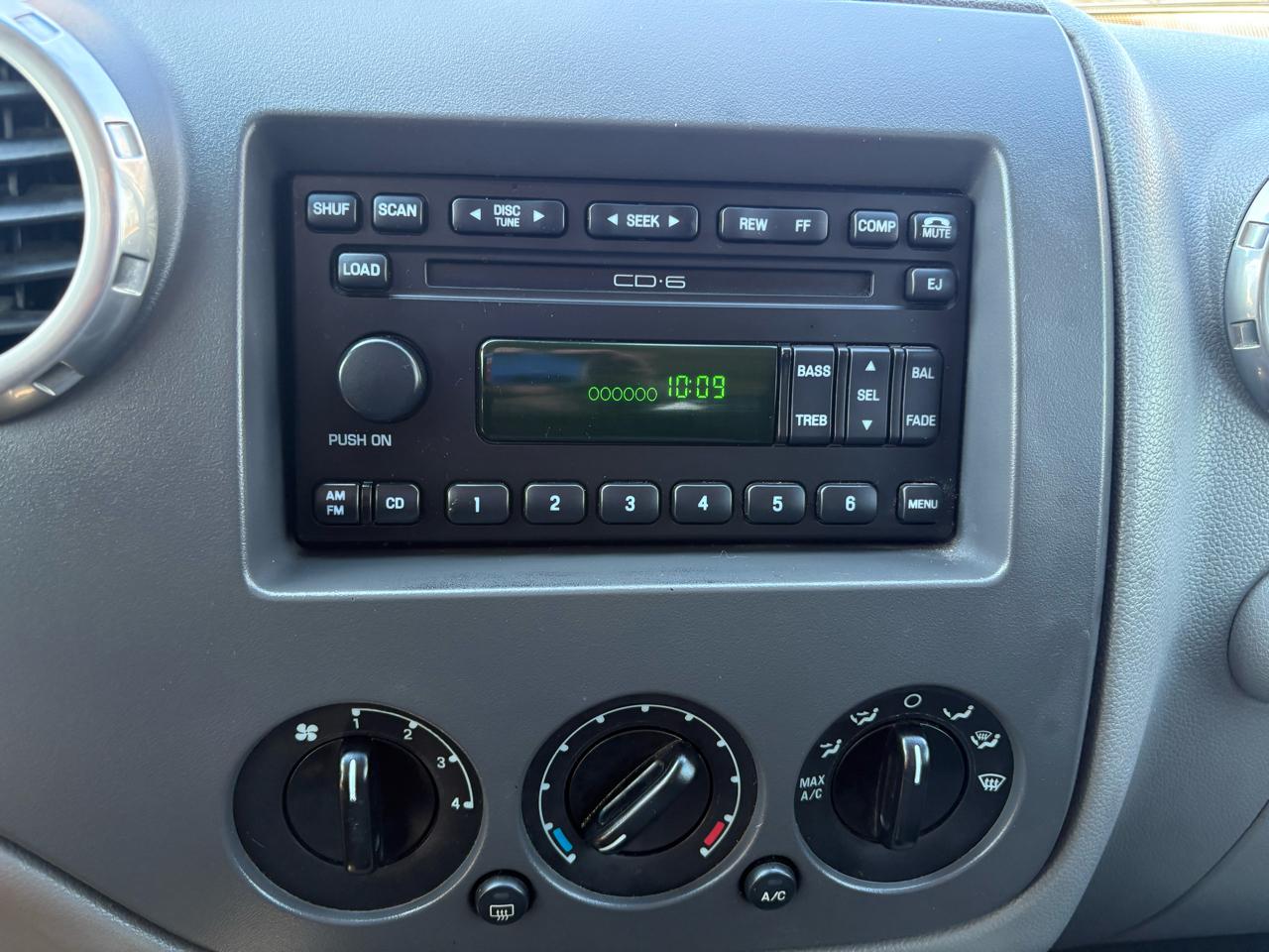 Ford Expedition  2004