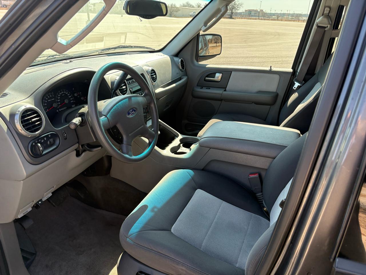 Ford Expedition  2004