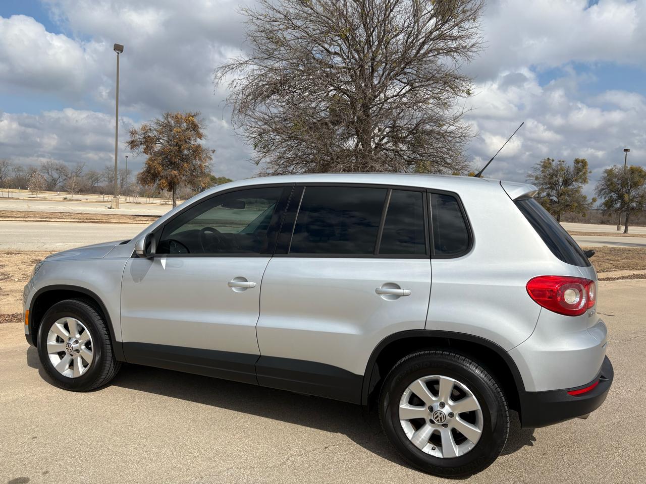Volkswagen Tiguan  2010