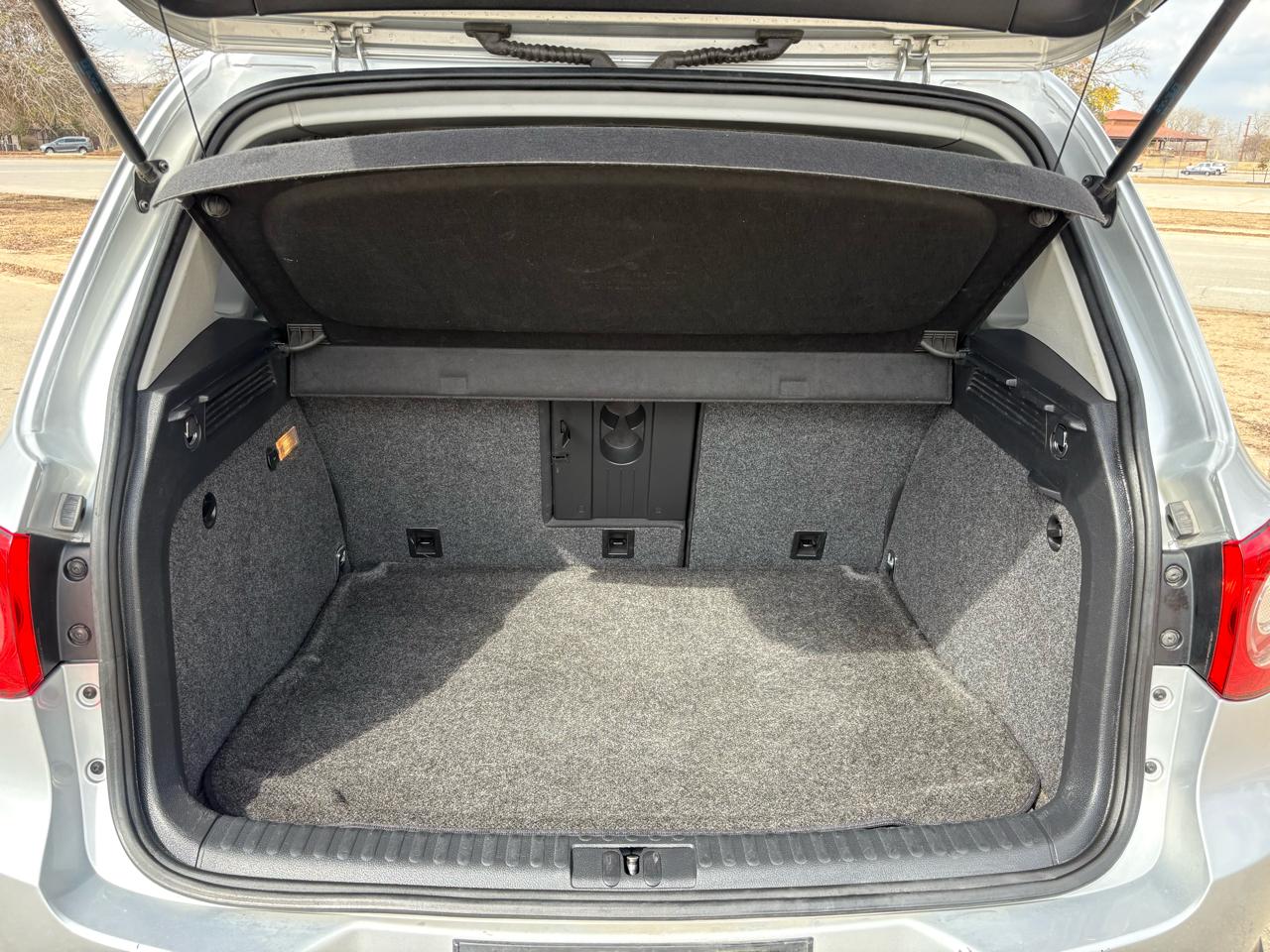 Volkswagen Tiguan  2010