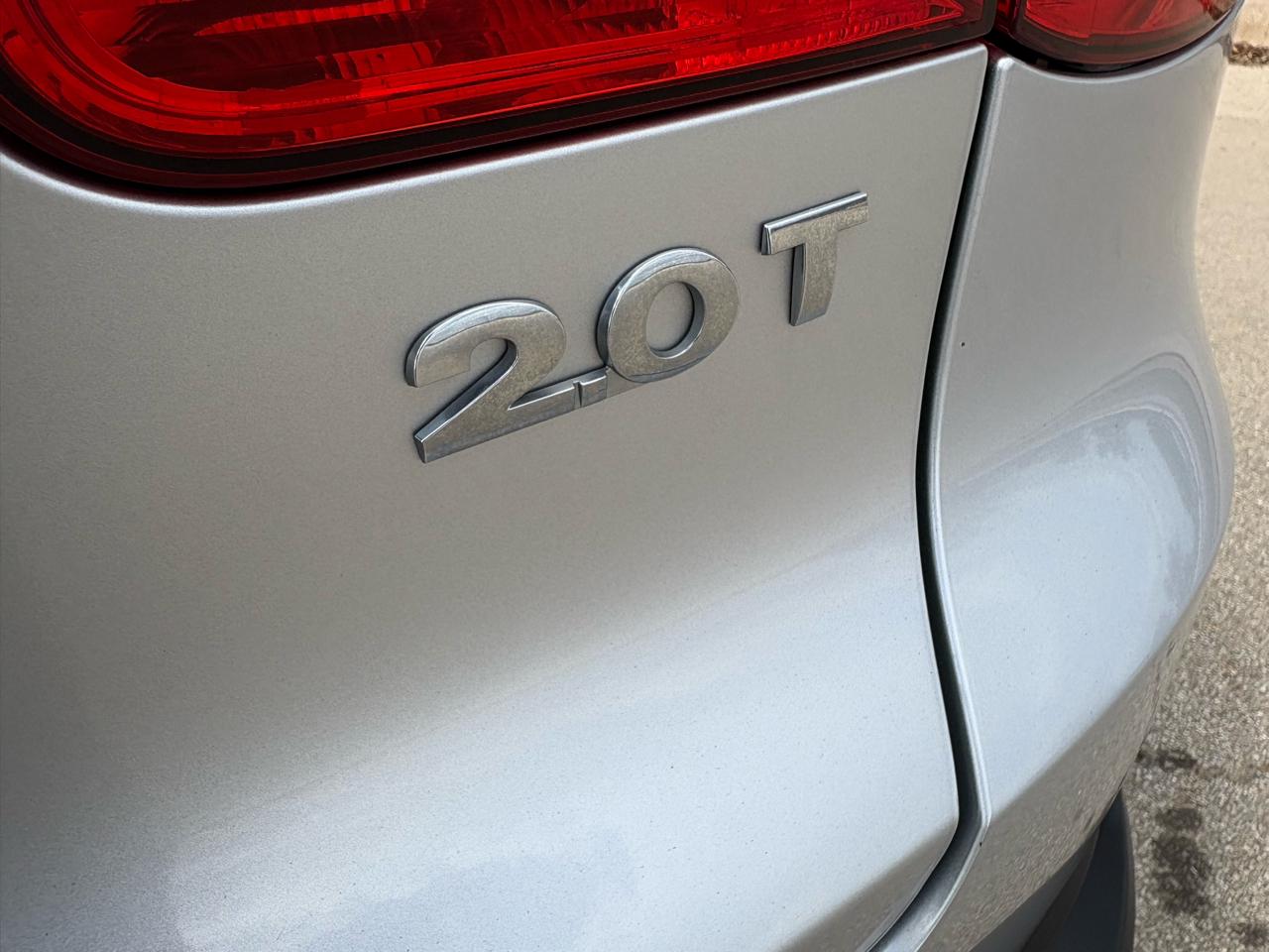 Volkswagen Tiguan  2010