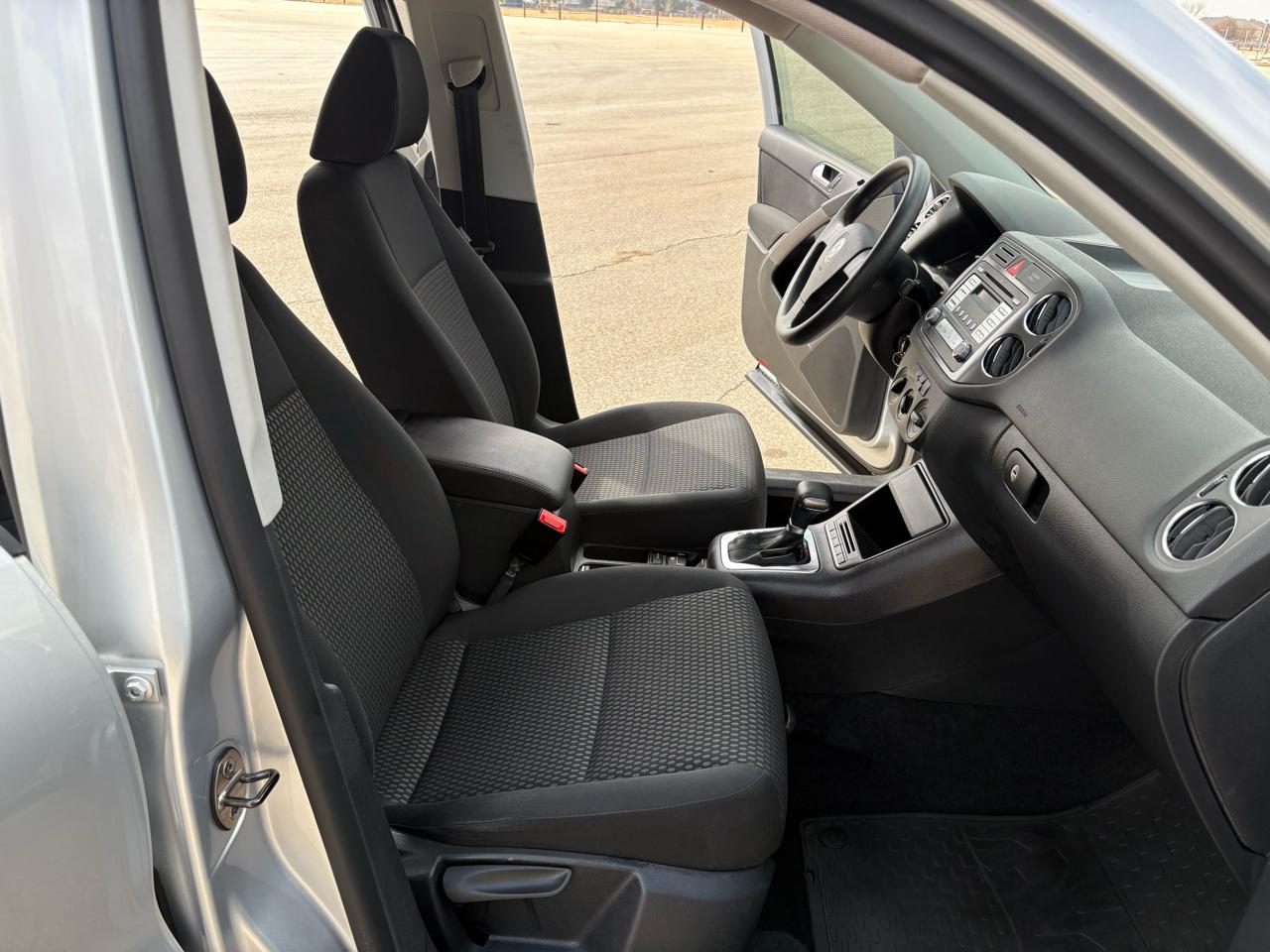 Volkswagen Tiguan  2010