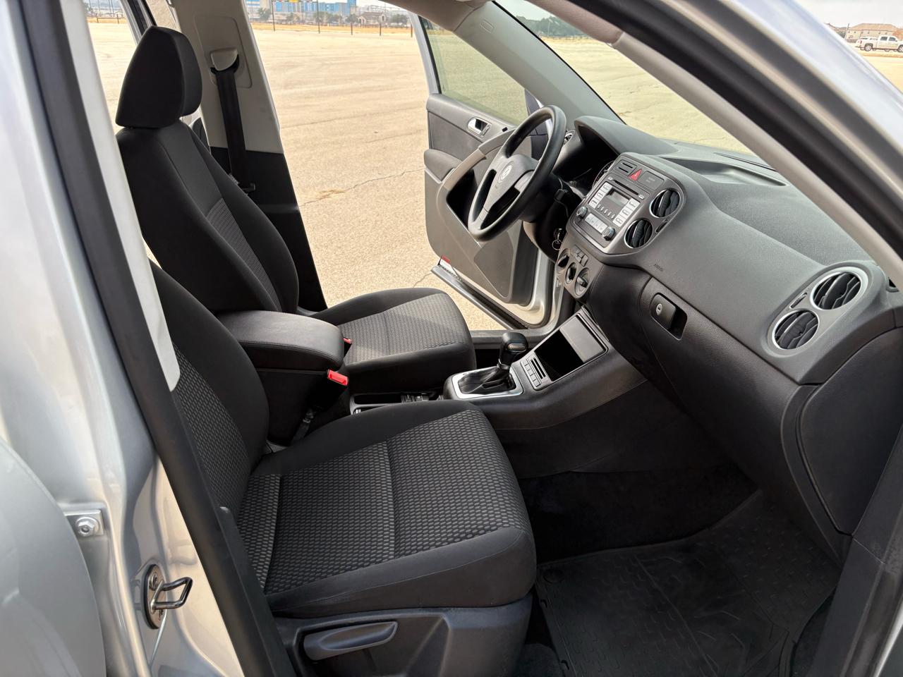 Volkswagen Tiguan  2010