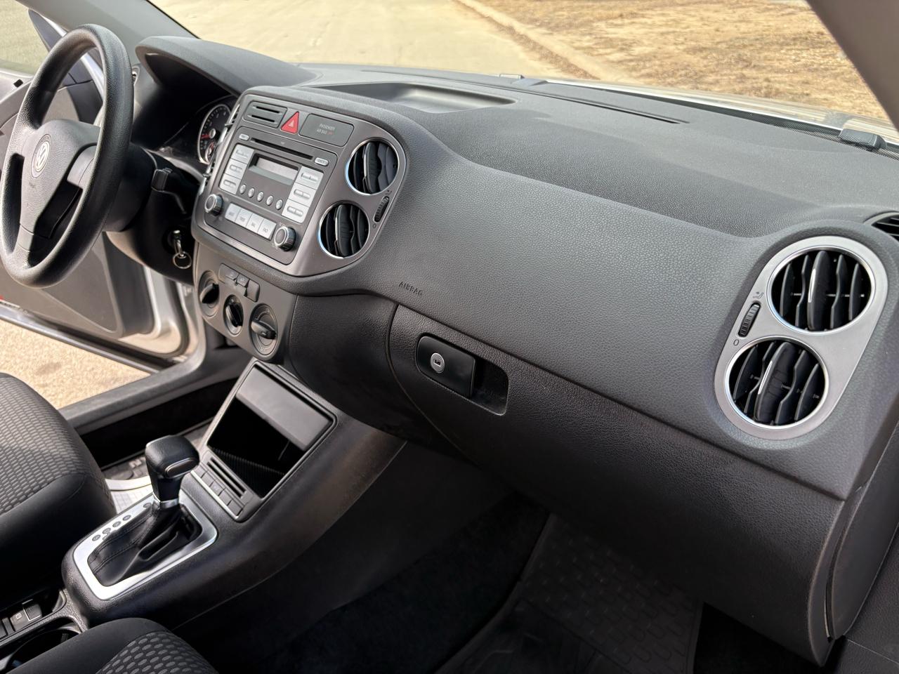 Volkswagen Tiguan  2010