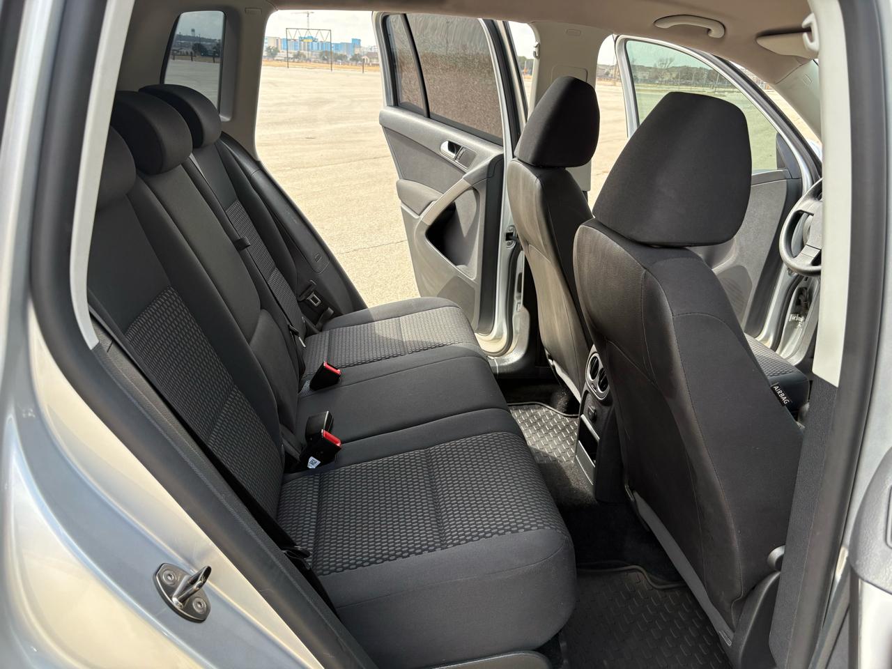 Volkswagen Tiguan  2010