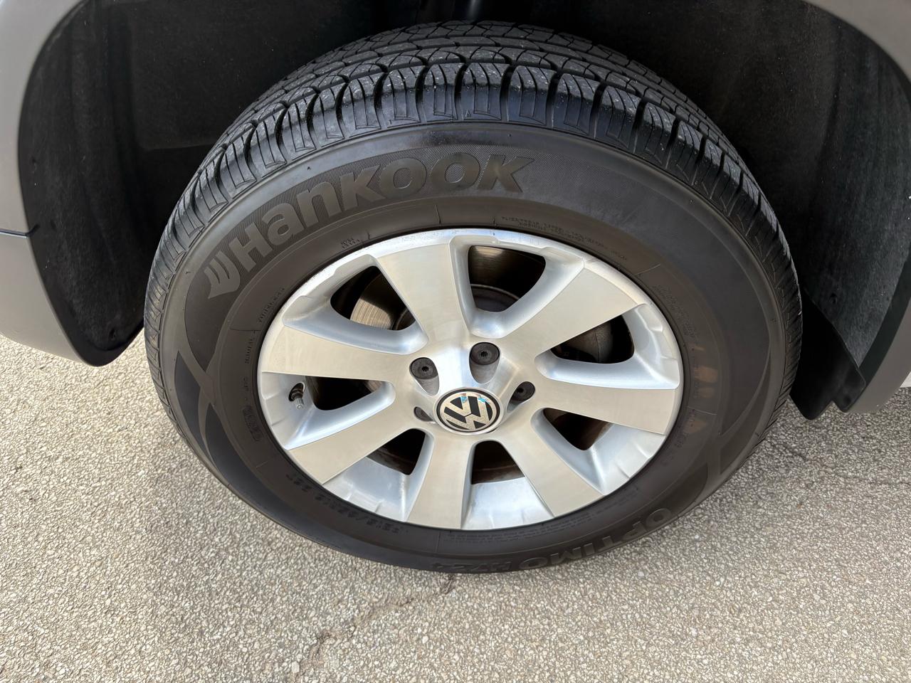 Volkswagen Tiguan  2010