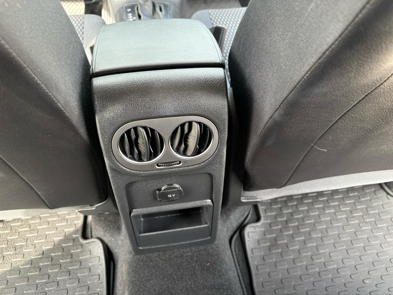 Volkswagen Tiguan  2010