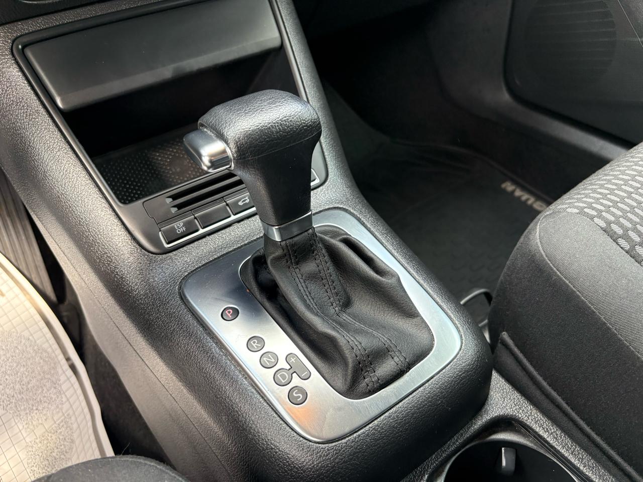 Volkswagen Tiguan  2010