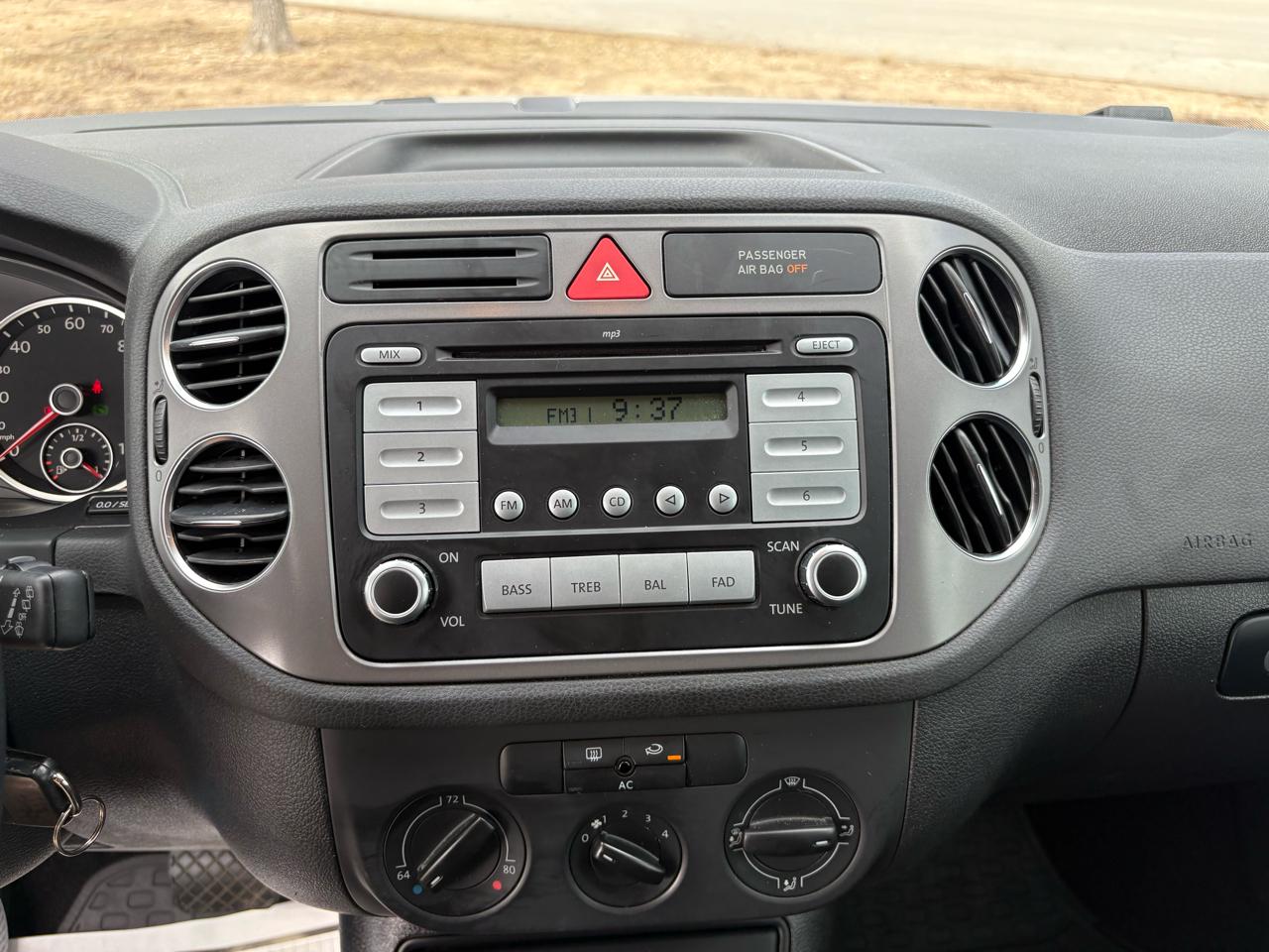 Volkswagen Tiguan  2010