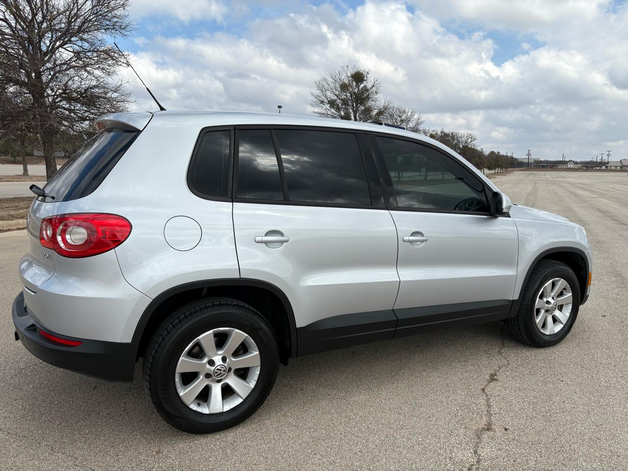 Volkswagen Tiguan  2010