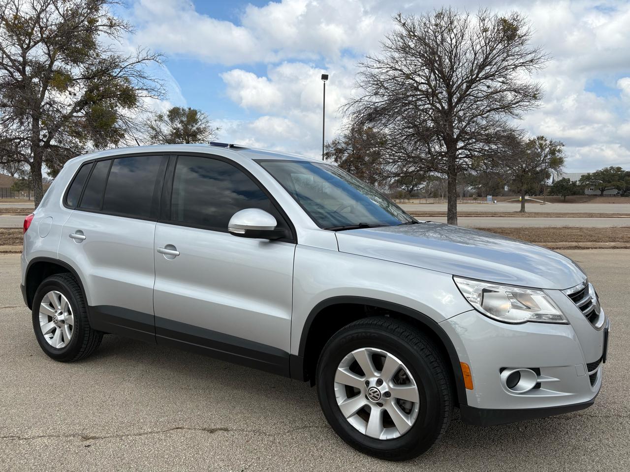 Volkswagen Tiguan  2010