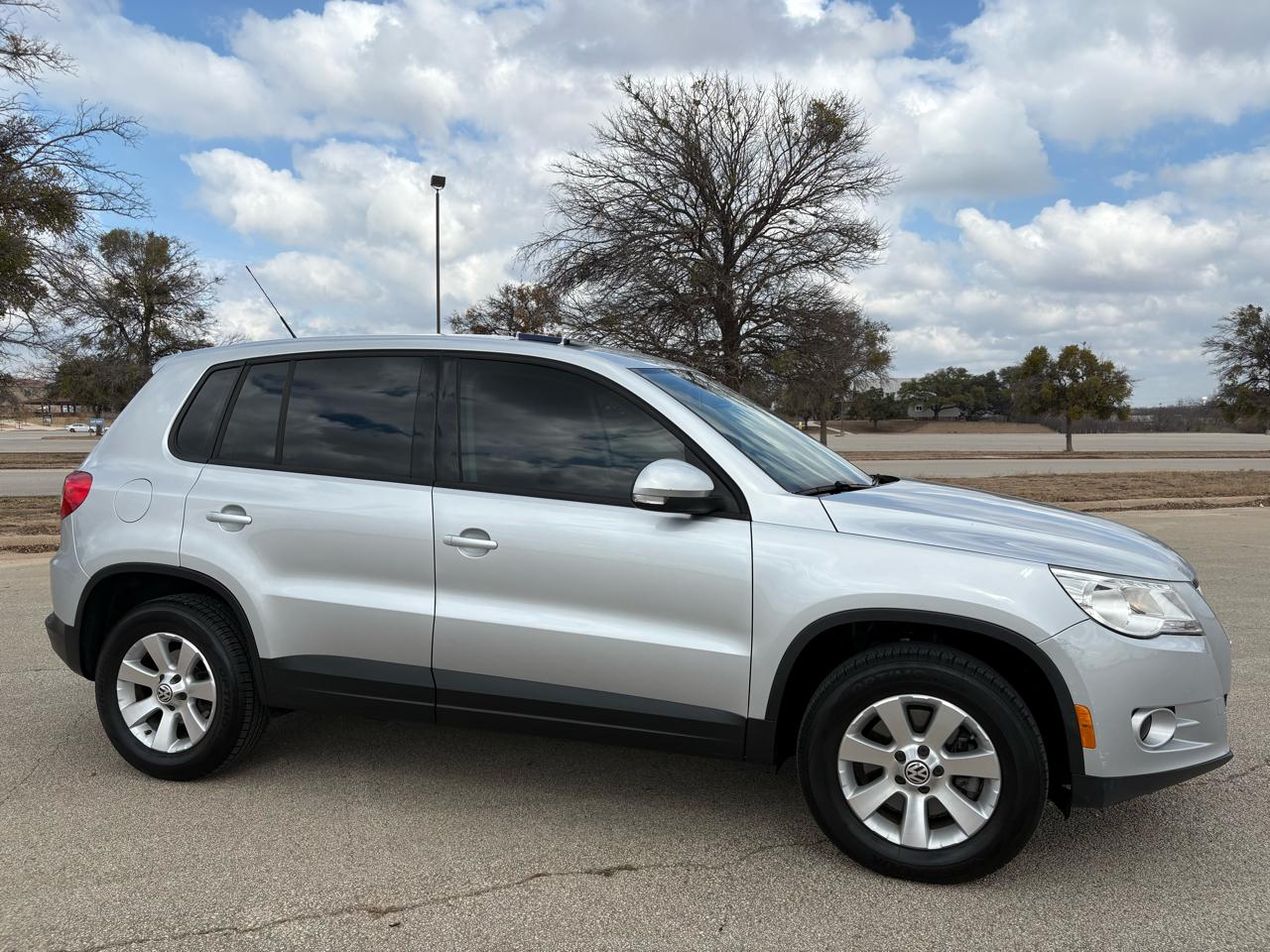 Volkswagen Tiguan  2010