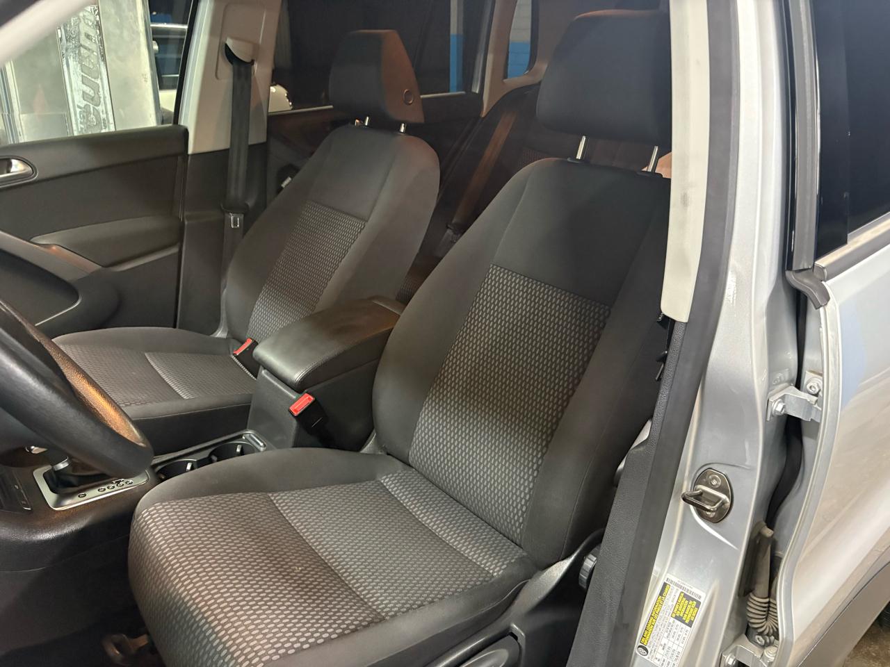 Volkswagen Tiguan  2010