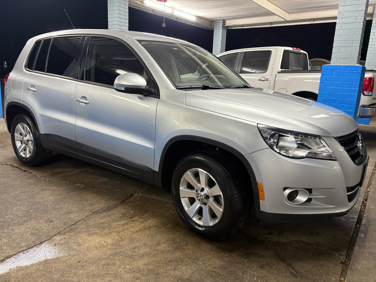 Volkswagen Tiguan  2010