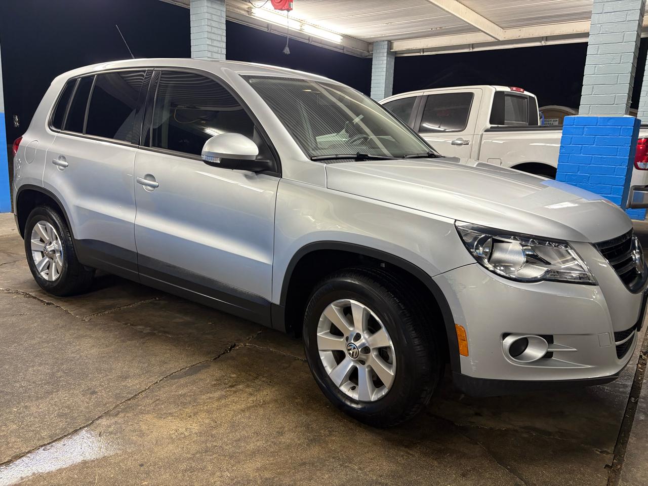 Volkswagen Tiguan  2010