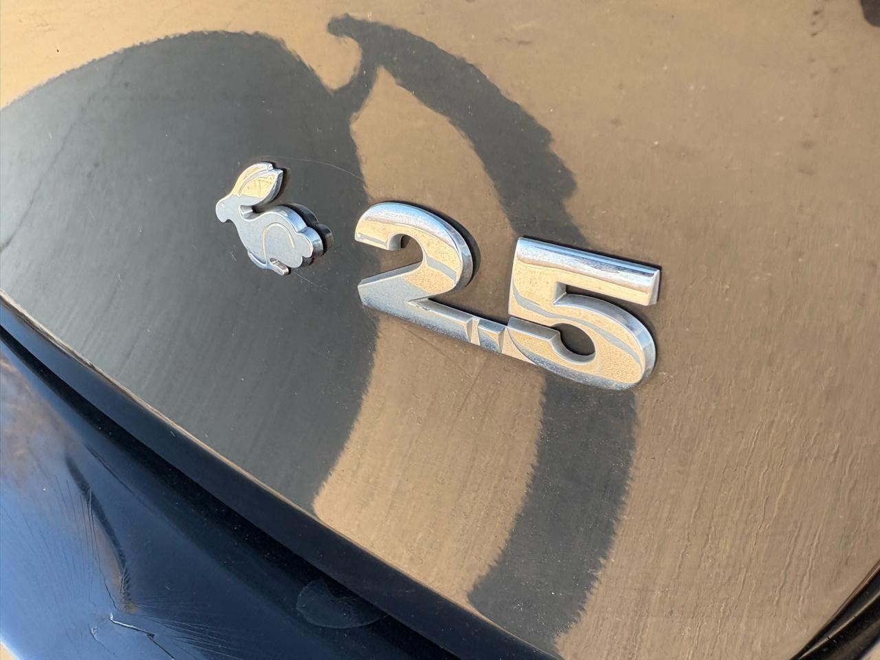 Volkswagen Rabbit 4dr HB Auto 2006