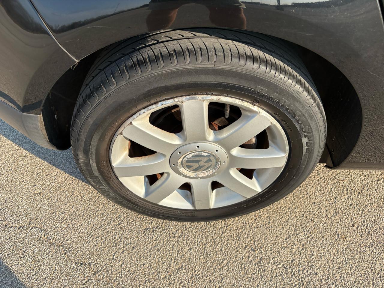 Volkswagen Rabbit 4dr HB Auto 2006