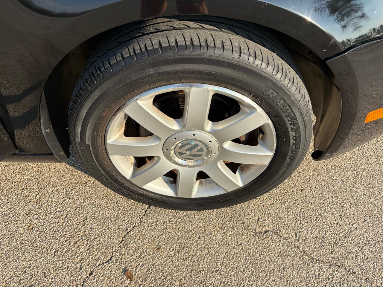 Volkswagen Rabbit 4dr HB Auto 2006