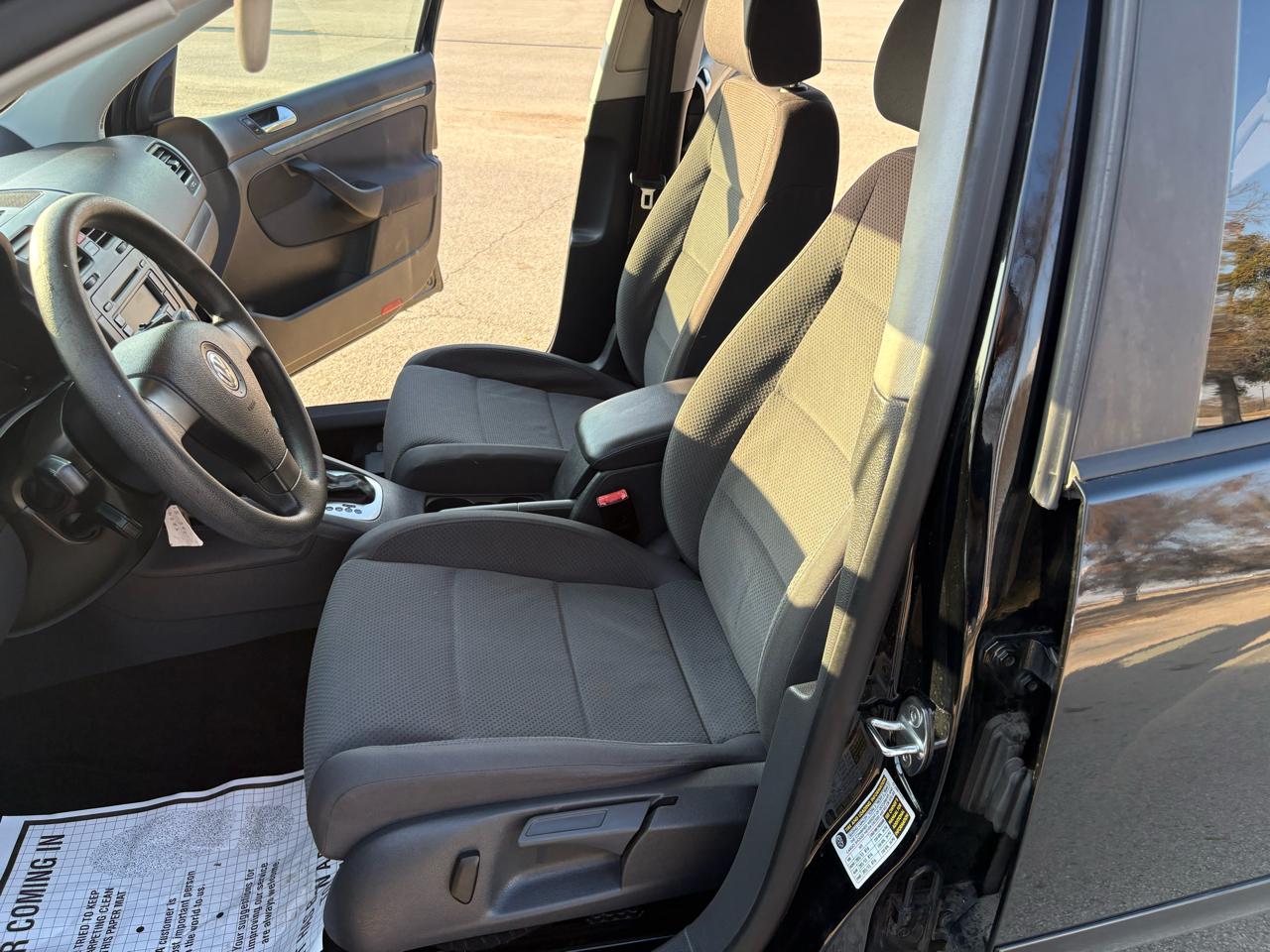 Volkswagen Rabbit 4dr HB Auto 2006