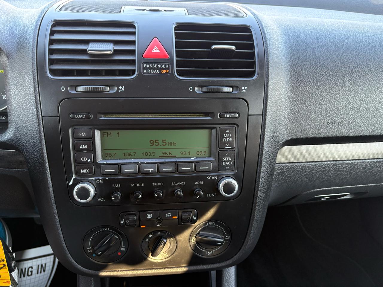 Volkswagen Rabbit 4dr HB Auto 2006