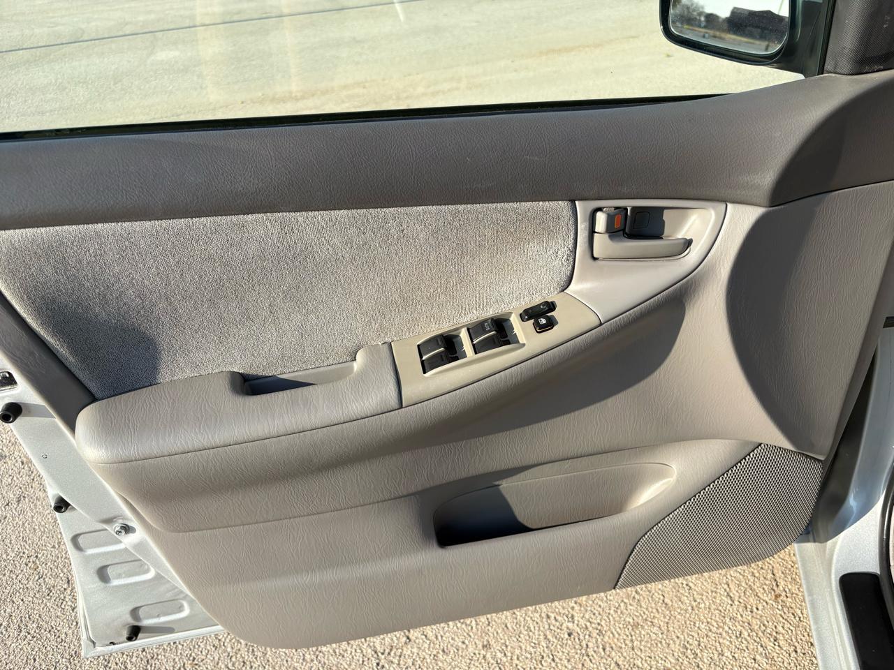 Toyota Corolla 4dr Sdn Auto CE (Natl) 2007