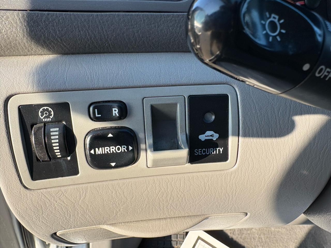 Toyota Corolla 4dr Sdn Auto CE (Natl) 2007