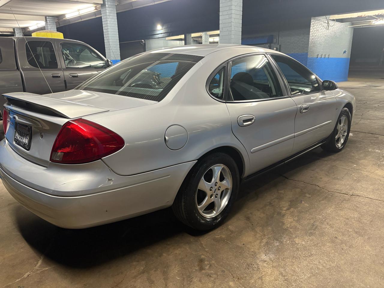 Ford Taurus 4dr Sdn SES Deluxe 2002