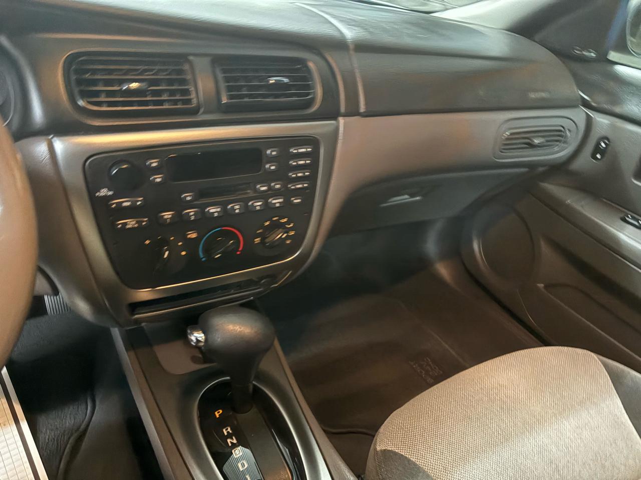 Ford Taurus 4dr Sdn SES Deluxe 2002