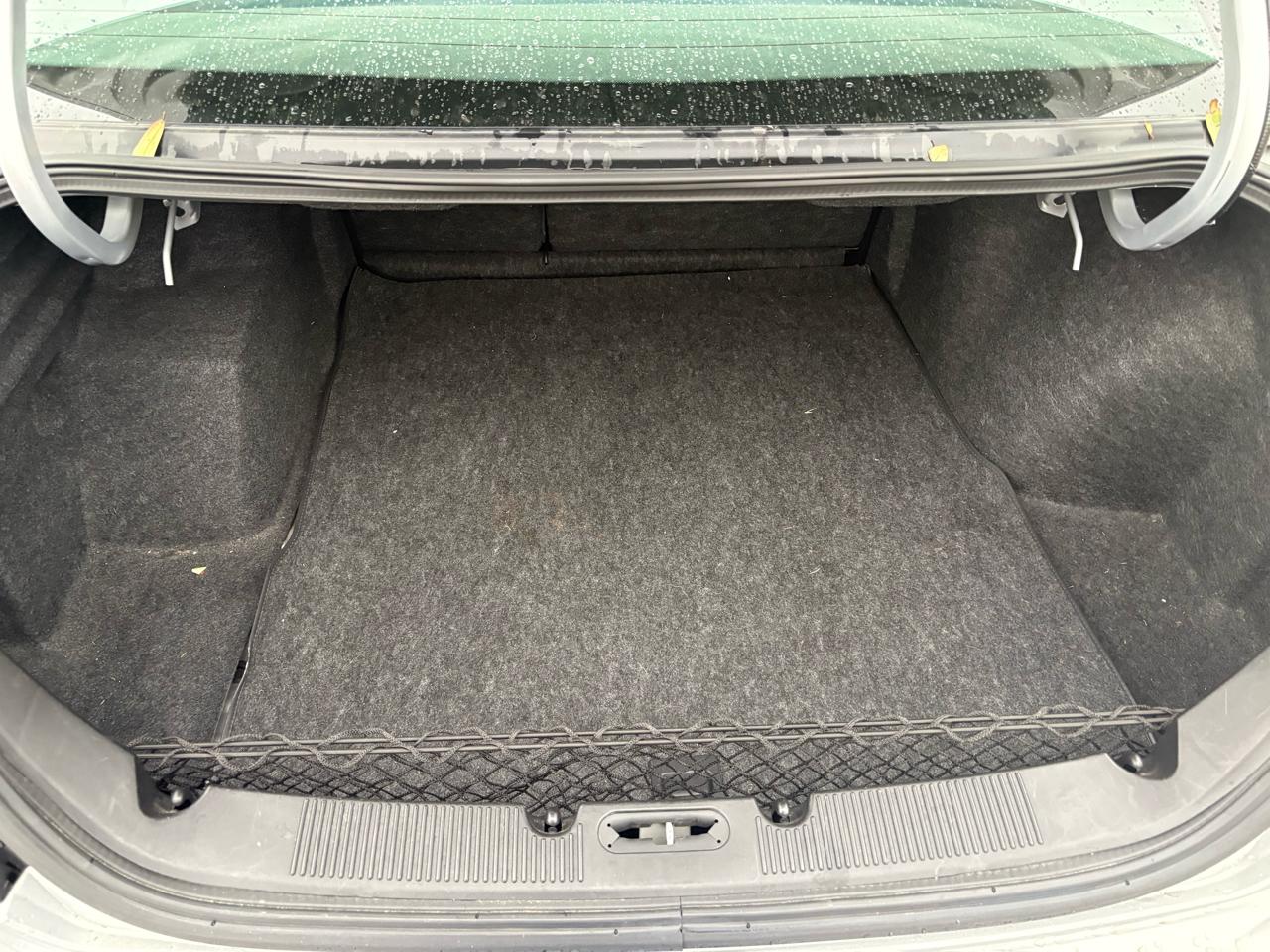 Ford Taurus 4dr Sdn SES Deluxe 2002