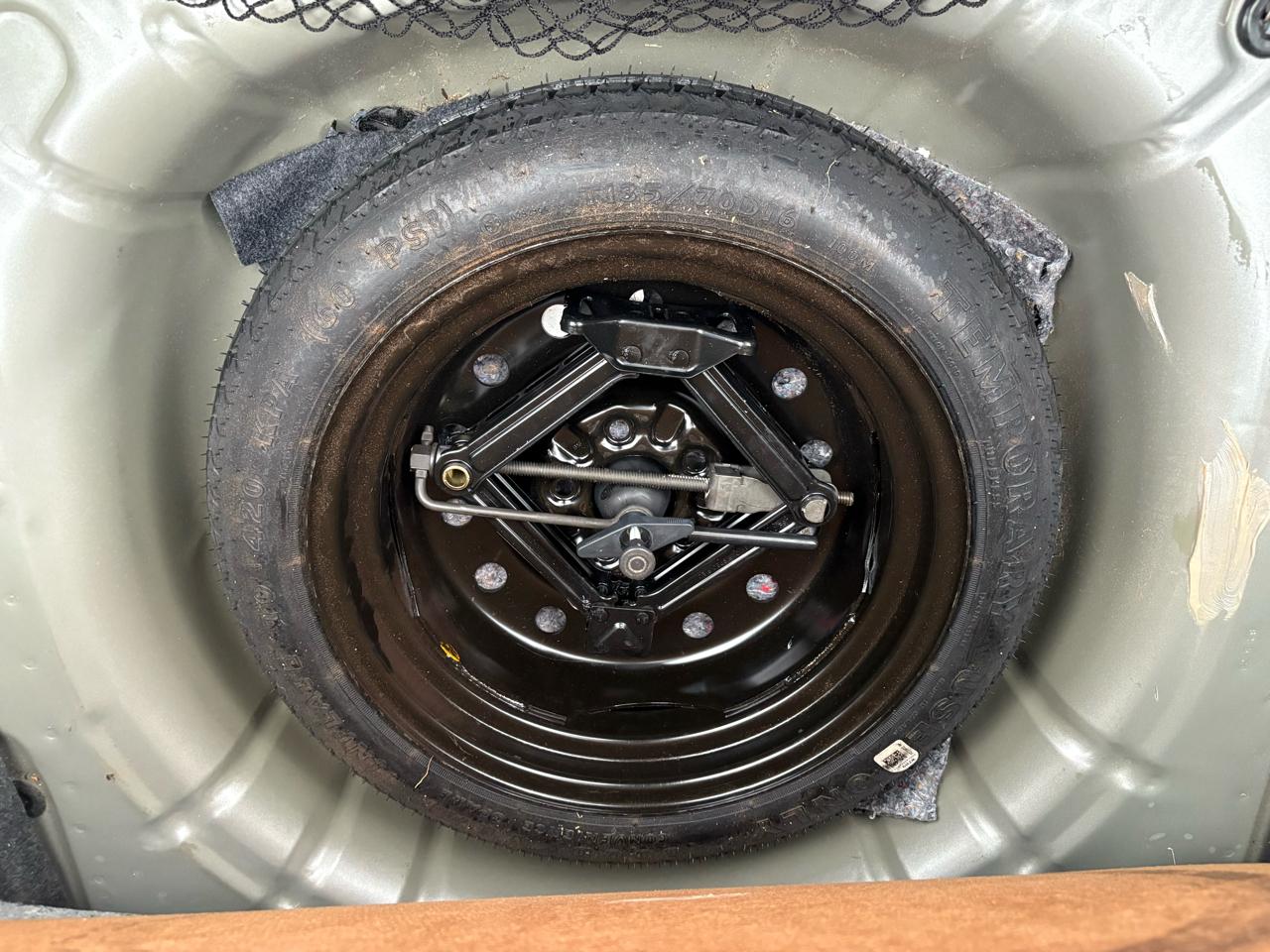 Ford Taurus 4dr Sdn SES Deluxe 2002