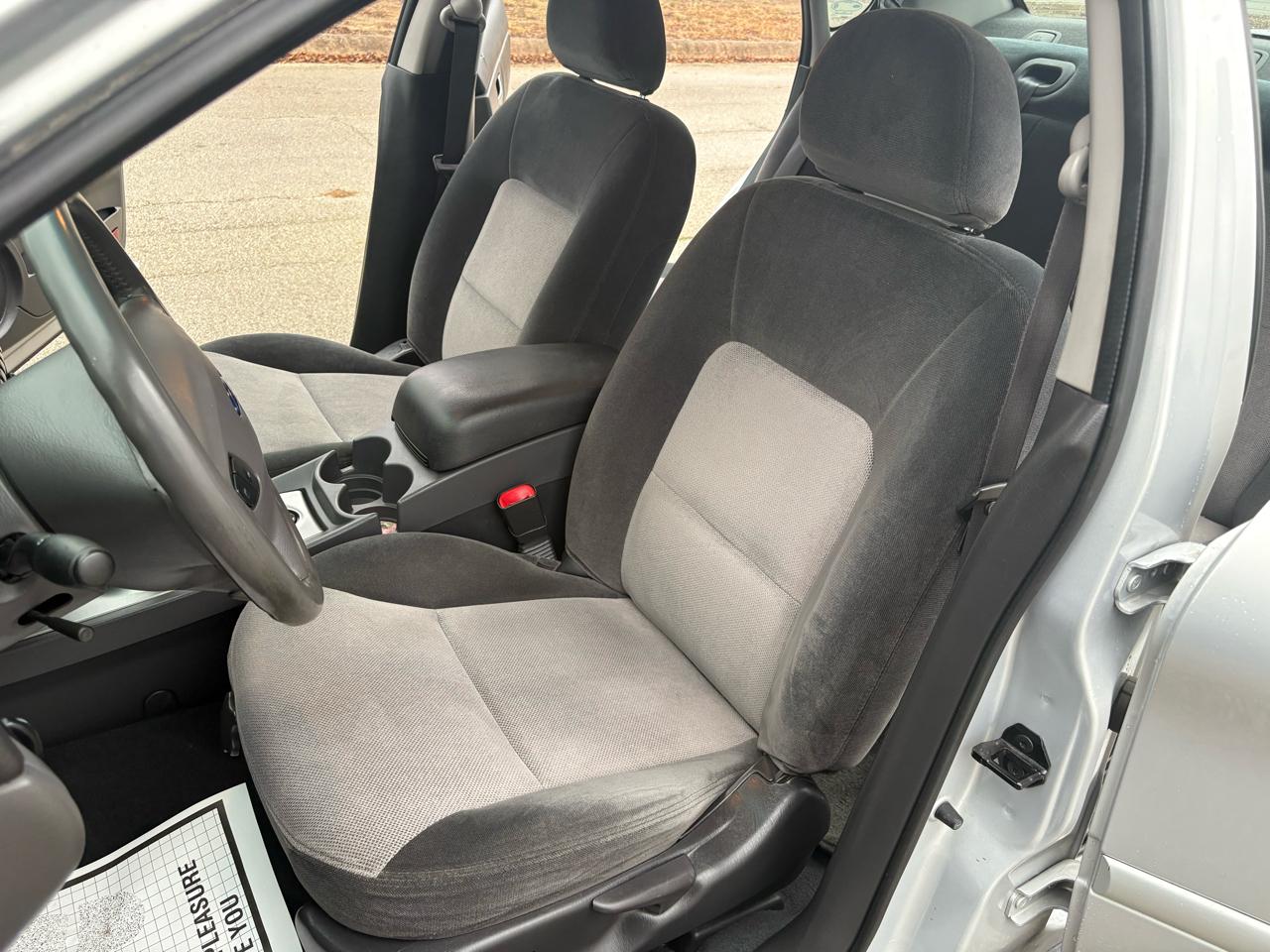 Ford Taurus 4dr Sdn SES Deluxe 2002