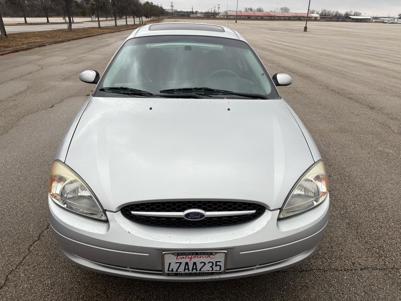Ford Taurus 4dr Sdn SES Deluxe 2002