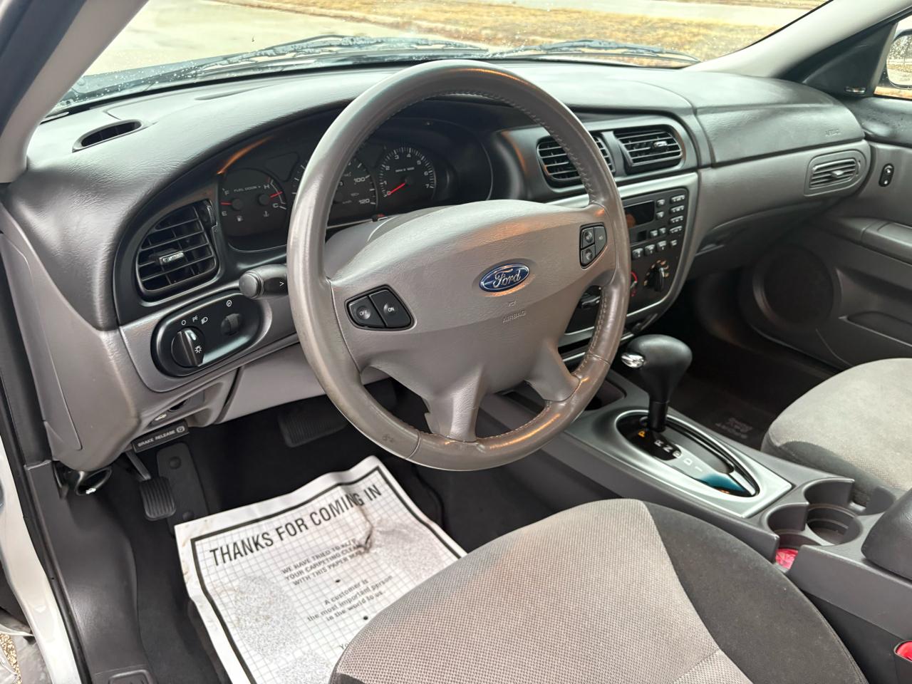 Ford Taurus 4dr Sdn SES Deluxe 2002
