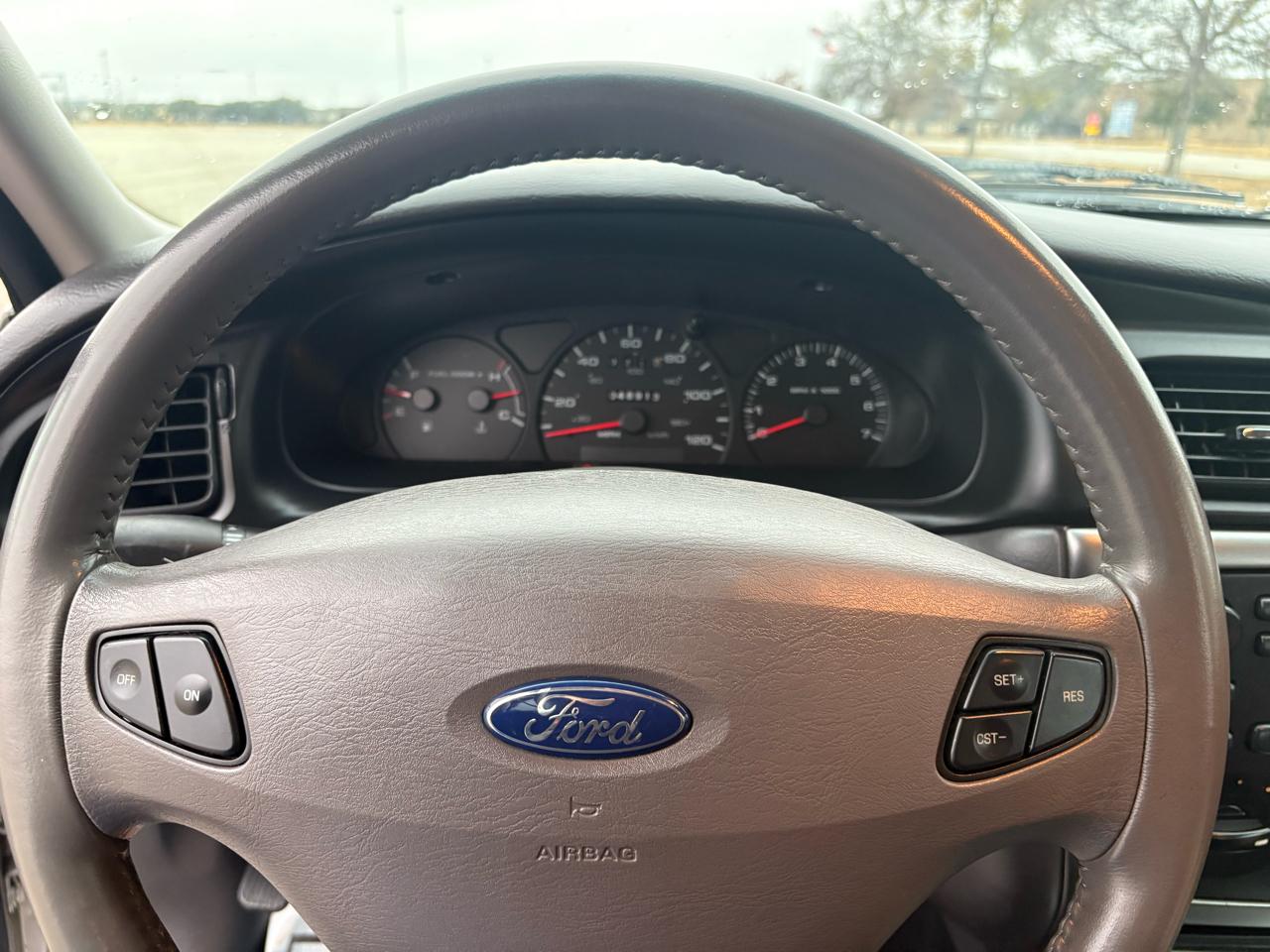 Ford Taurus 4dr Sdn SES Deluxe 2002