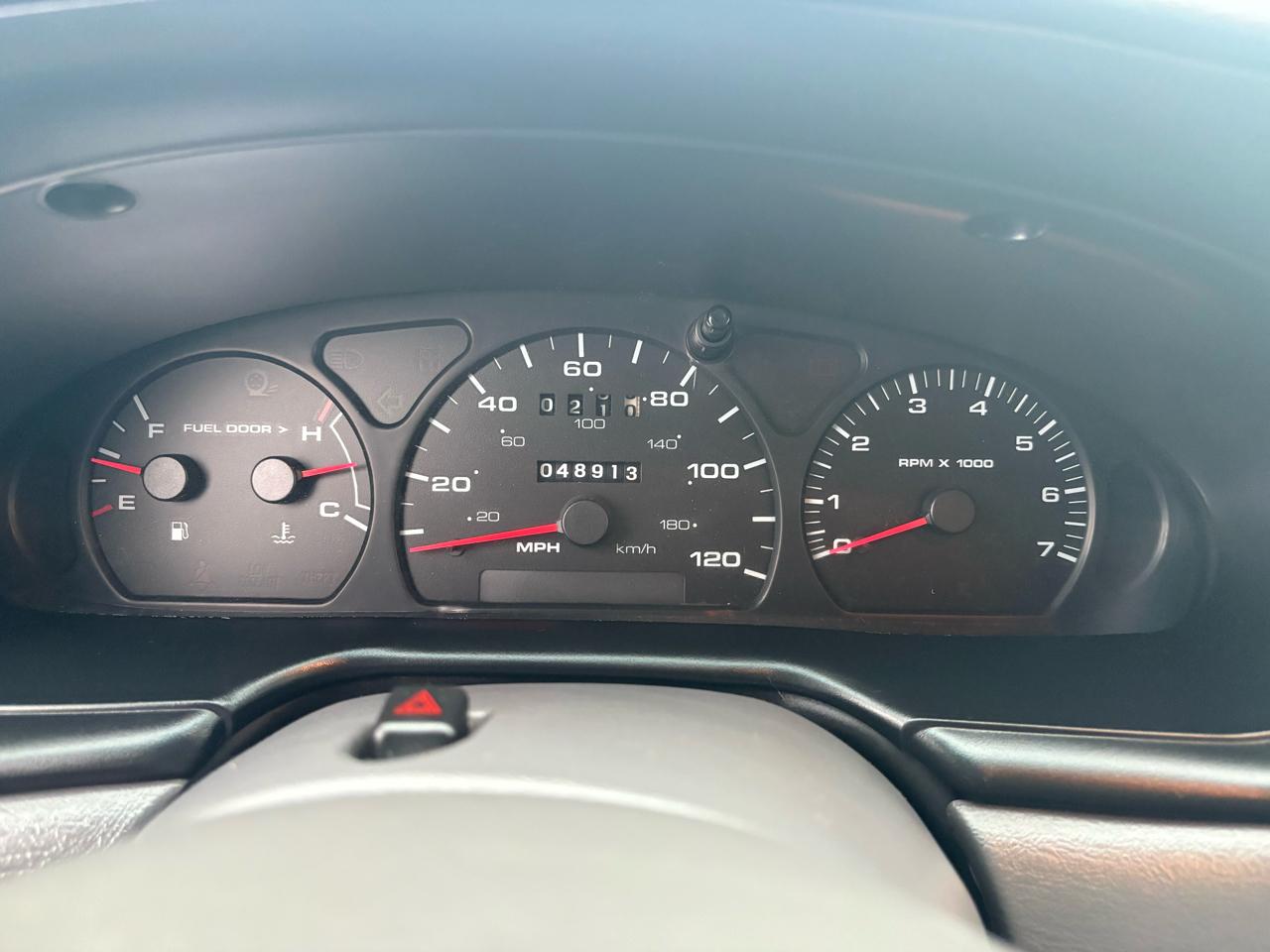 Ford Taurus 4dr Sdn SES Deluxe 2002